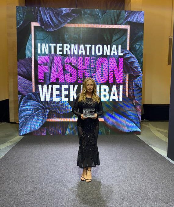 Plejada.pl: Projektantka Pierwszej Damy dostała prestiżową nagrodę na Fashion Week w Dubaju