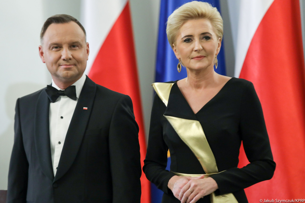 Popularne.pl: Agata Duda olśniła gości kreacją. Żony dyplomatów kipiały z zazdrości!