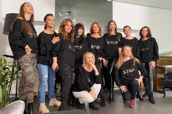 Se.pl:Dorota Goldpoint i jej „armia pokoju”. Projektantka i gwiazdy mówią STOP przemocy!